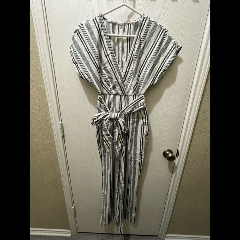 American Eagle Linen Blend Jumpsuit NWOT‎